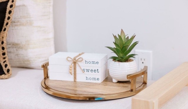 -Queen+Sofa Bed-“Modern/Cozy/Lovely” Casita CoNeJo