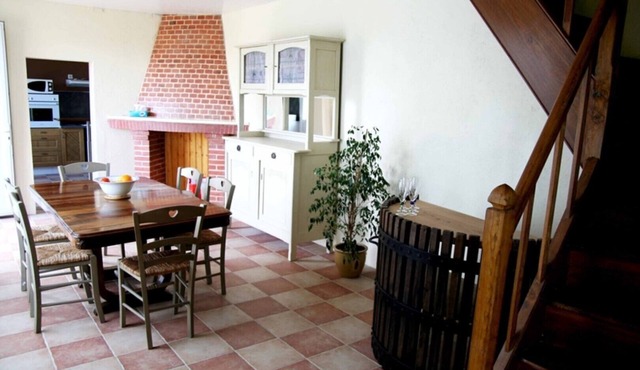 Quiet detached house with covered terrace, 400 meters from the river