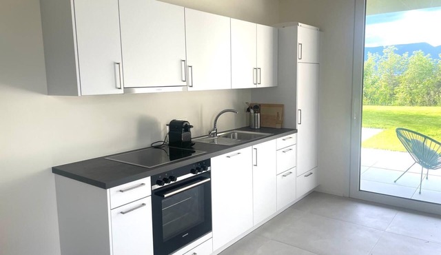 Quiet, modern apartment