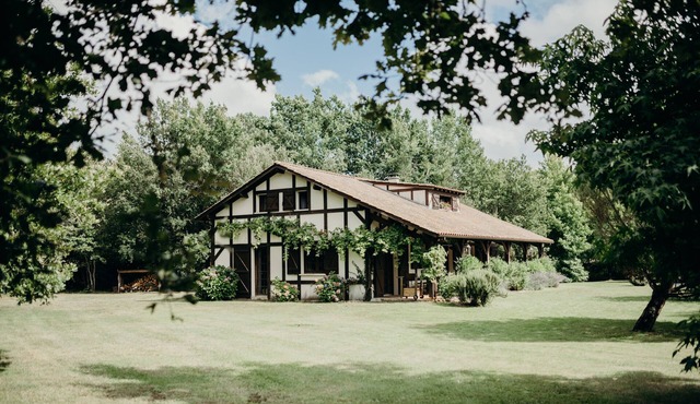 Refined, cocooning villa, 10 minutes from the ocean