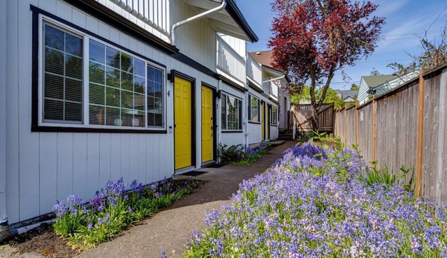 Retreat near UO, Autzen, Amazon Park | 2 Studio - 2 Bath