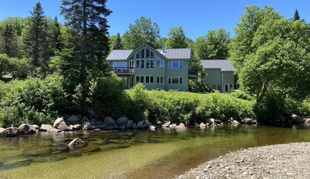 Riverfront Home IN Bretton Woods Ski Area RIVER ACCESS, Views, Air Conditioning
