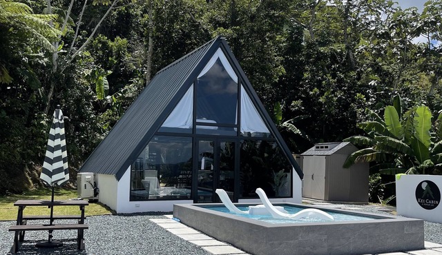 Romantic Cabin with a heated pool and view of the city