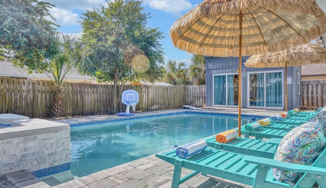 Seaside Paradise: Dive into Luxury with Saltwater Pool, Spa, and Chemical-Free Bliss