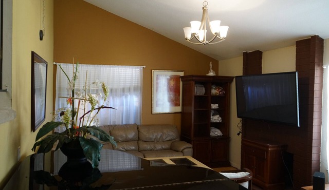Spacious 5-bedroom house in enjoyable San Jose with WiFi, AC