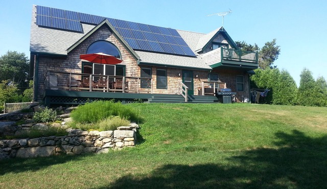 Spacious Solar Powered Beach Vacation Home - Family Friendly - Sleeps 12+