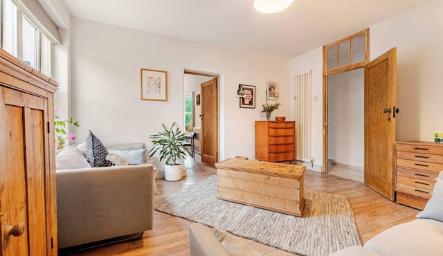 Spacious, Stylish 2 Bed w good transport links in Hackney