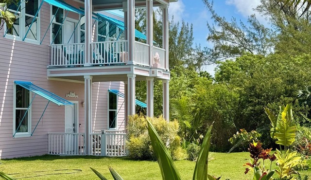 SPECTACULAR OCEAN VIEWS 🌊Kayak, Starlink, Generator, Beach, Pickleball