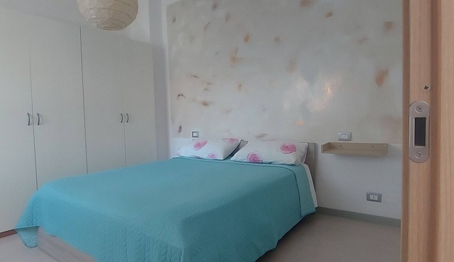 St. John House. Downtown apartment, pets allowed