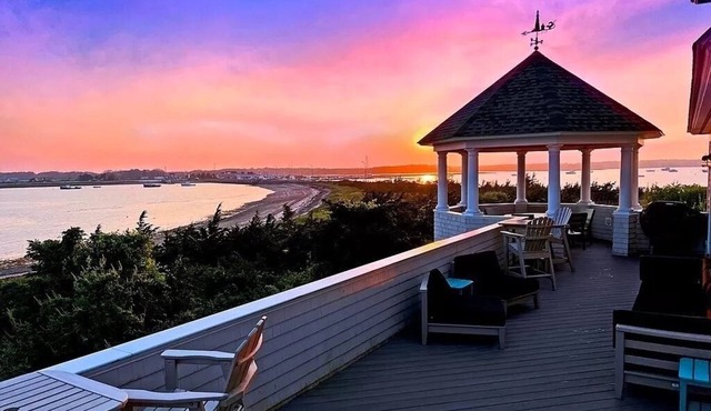 Stunning Luxury House with Sunset and Private Beach