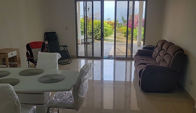 Stunning View Modern 2-bedroom apartment and Gardens with WiFi in Escazu