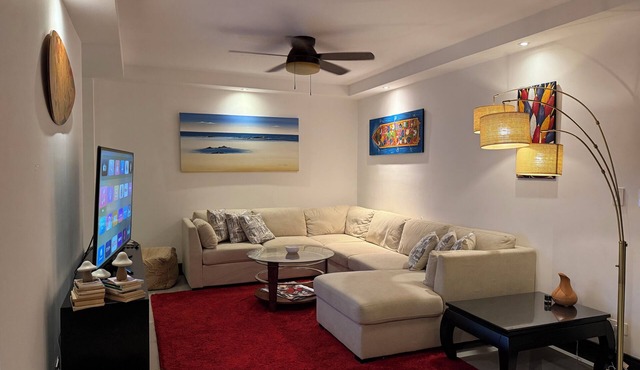 Stylish & Cozy Apartment in Santa Ana