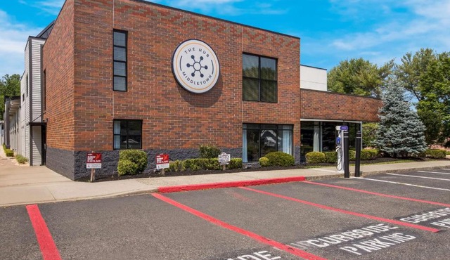 The Hub Middletown Red Bank- Best Western Signature Collection