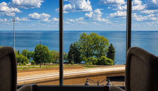 The Lakeview Guesthouse