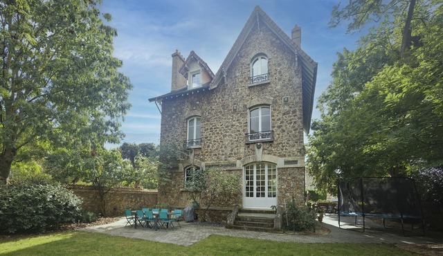 Villa Colombe - Les Demoiselles à Versailles