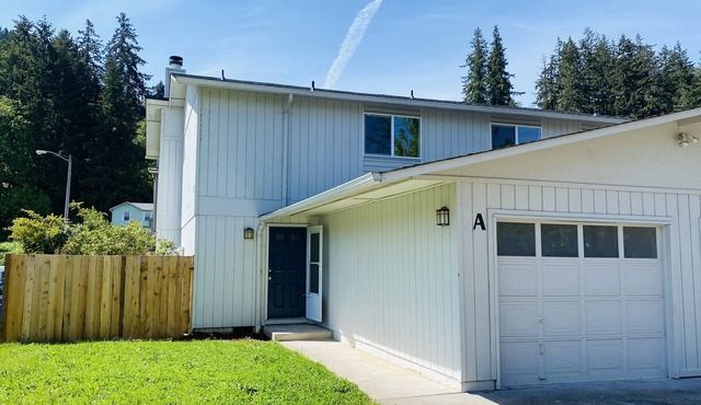 WELCOME TO HUEY DUCK HOUSE-A! 3BR & 2BA SLEEP-8