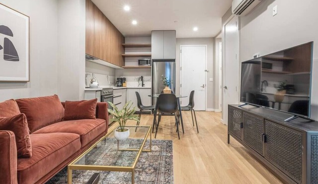 Williamsburg, 3-Br w/W/D in unit, Gym, outdoor