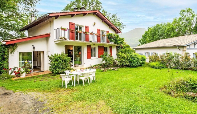 Wonderful private villa for 6 guests with WIFI, TV and pets allowed