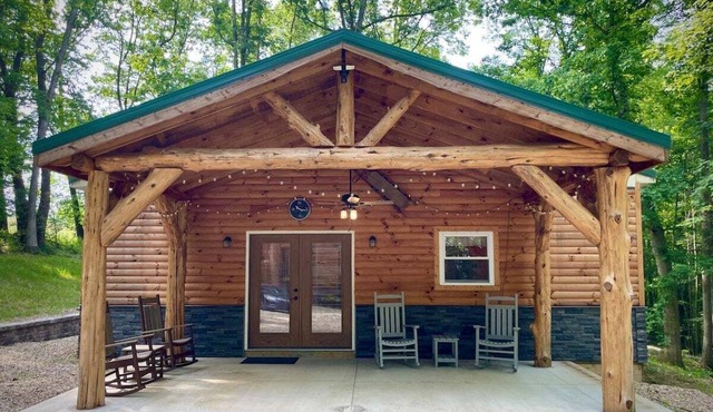 Woodland Cabin Retreat Near Amish Country