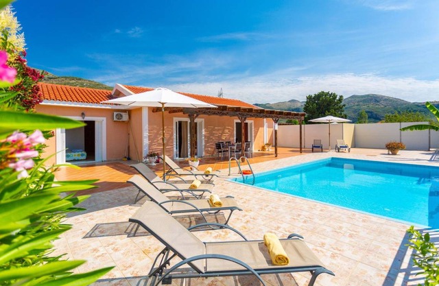 102 m² Villa ∙ 2 bedrooms ∙ 5 guests