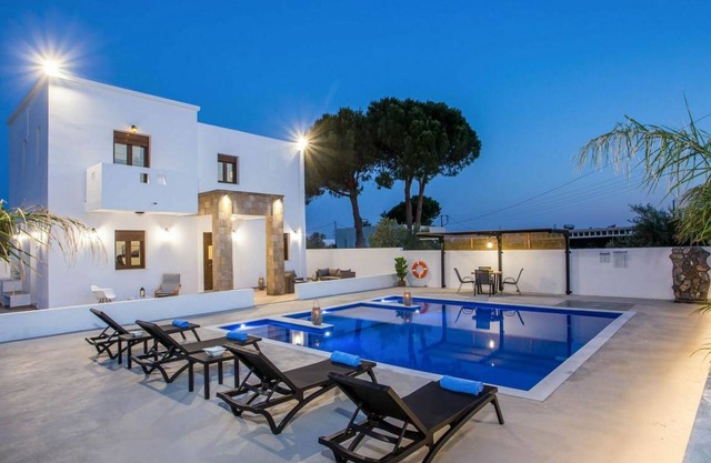 150 m² Villa ∙ 2 bedrooms ∙ 6 guests