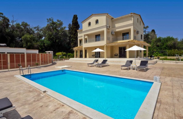 350 m² Villa ∙ 4 bedrooms ∙ 8 guests