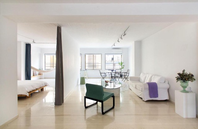 Airy and bright open-plan flat in Exarcheia