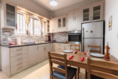 Alimos Apartment