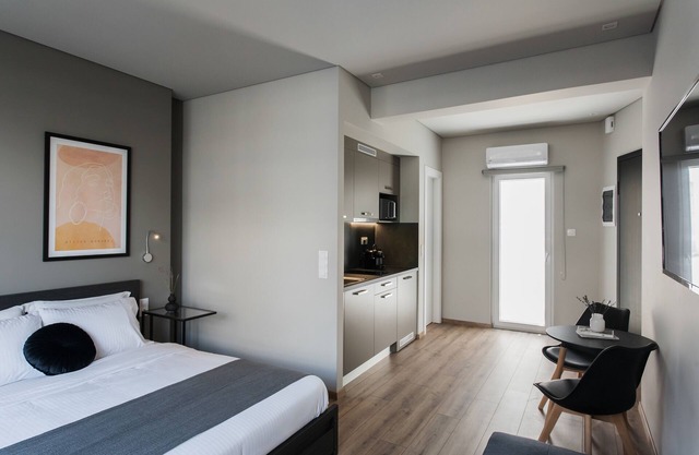 Blissful 1BR Apartment at WYZ Athens