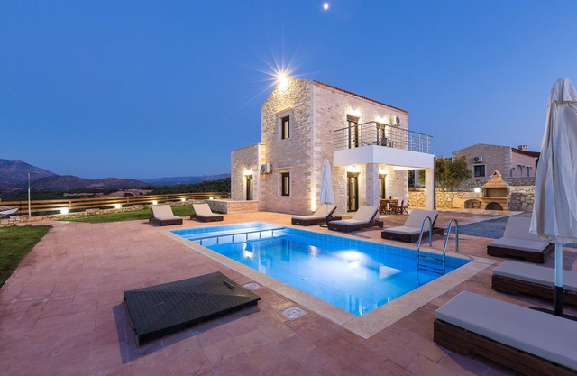 Dimokritos Villa IV, a homestay experience