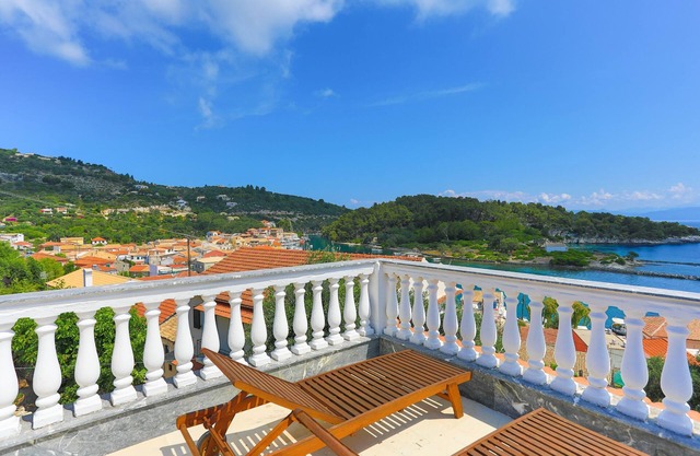 Faros Tria, Gaios Family studio, sleeps 3, balcony, views