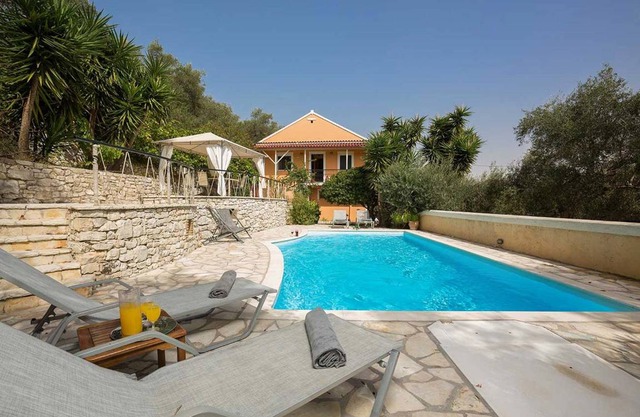 Holiday house Longos for 1 - 6 persons with 3 bedrooms - Holiday home