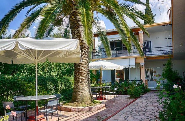 Kostas Ferienwohnung 11 - 300m vom Strand Agios Georgios Pagi entfernt