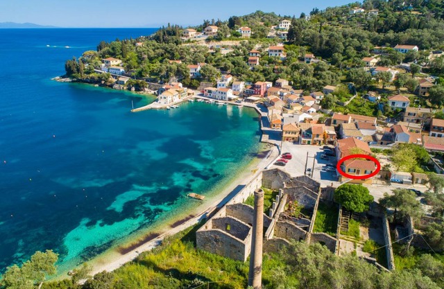 Limani: Walk to Beach, Sea Views, A/C, Car Not Required