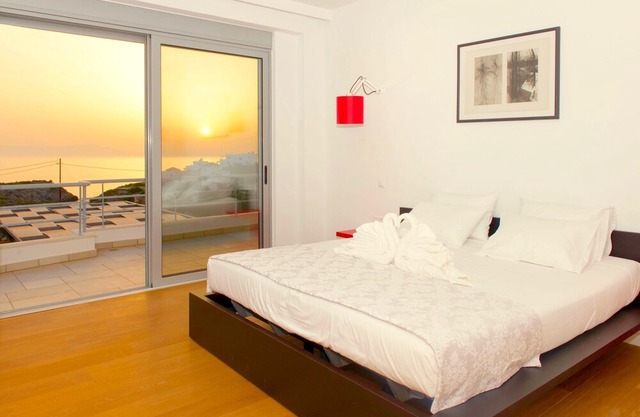 Modern, stylish villa with 3 bedrooms, private pool and amazing sea views