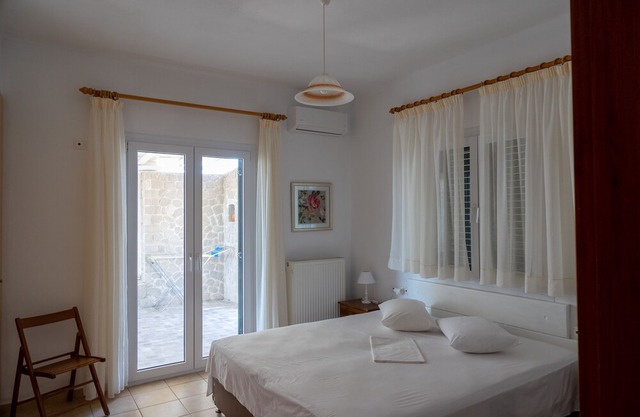 ★Oleander★ family house near Adamas w/ Great View