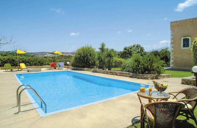 Prinos Villa Sleeps 4 Air Con WiFi