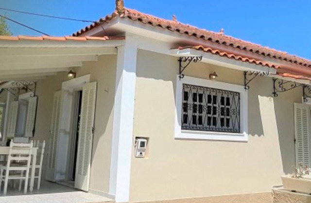 Private Villa inside an olive grove - 100m from the sea