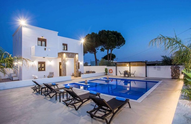 Villa ∙ 2 bedrooms ∙ 4 guests