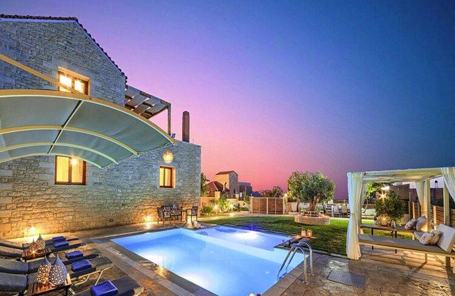 Villa, Kavallos
