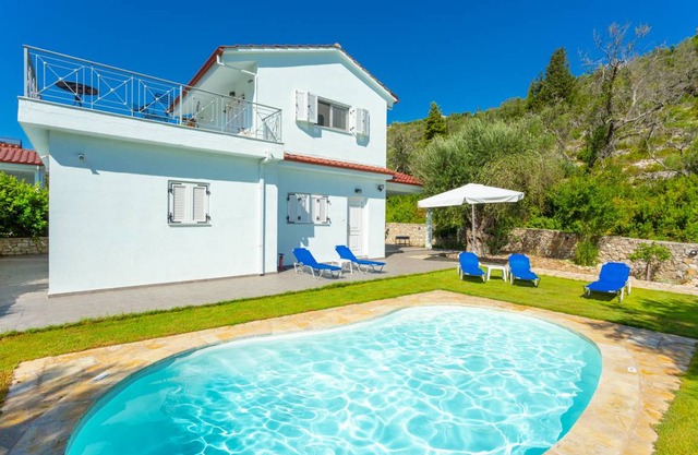 Villa Mia: Private Pool, Walk to Beach, A/C, WiFi, Car Not Required