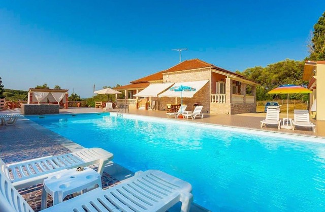 Villa Psaropouli: Large Private Pool, A/C, WiFi