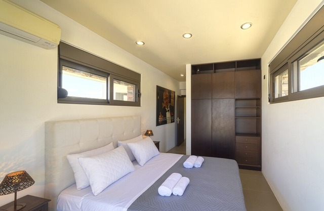 Villa Sfedami 350m² with 55m² pool with spa