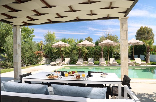 W Villas Halkidiki