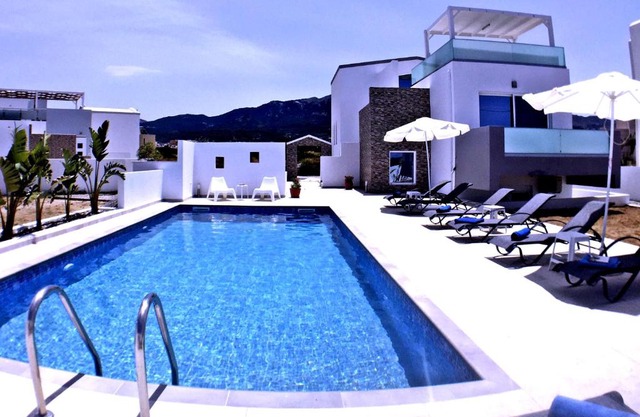 Xenos Villa 4 - Luxury Villa With Private Swimming Pool Near The Sea