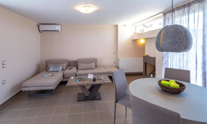 Agios Dimitrios Apartment | 100 m² Apartment ∙ 3 bedrooms ∙ 7 guests