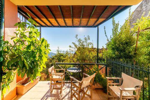 Chlomos House | 100 m² House ∙ 2 bedrooms ∙ 5 guests