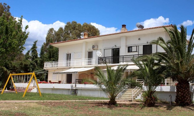 Kilada House | 100 m² House ∙ 3 bedrooms ∙ 6 guests