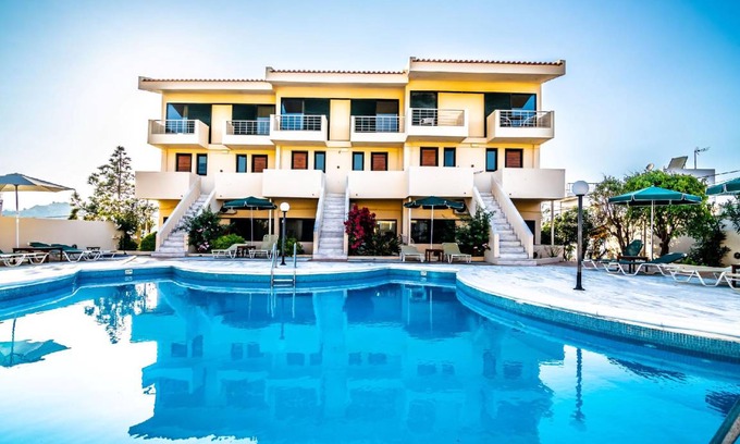 Stalos Apartment | 100 m² Serviced apartment ∙ 127 guests