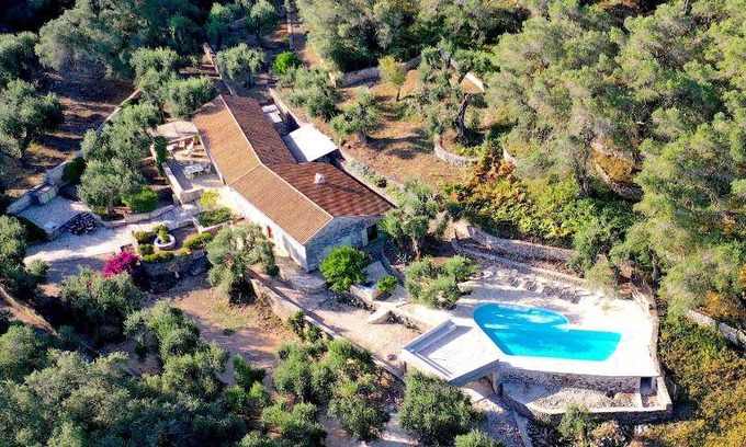 Mpogdanatika Villa | 1000 m² Villa ∙ 5 bedrooms ∙ 10 guests